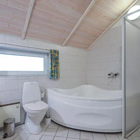 Romo 34 With Hot Tub *